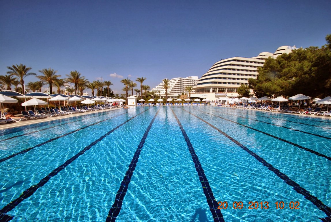 imagini hotel TITANIC LARA